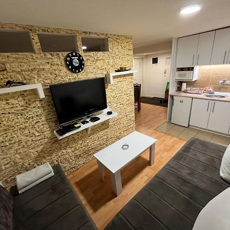 Appartamento Carapan Kruševac Esterno foto