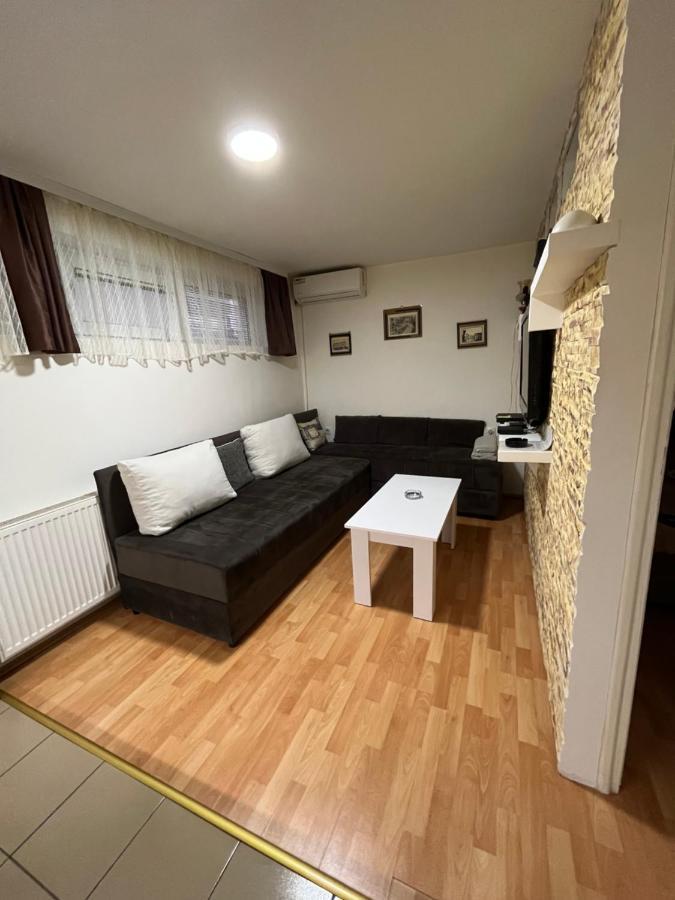 Appartamento Carapan Kruševac Esterno foto