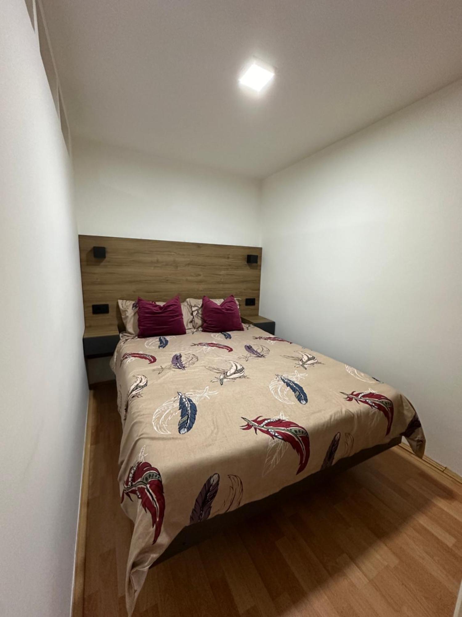 Appartamento Carapan Kruševac Esterno foto